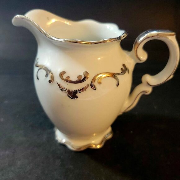 Three Very Charming Antique Creamers - Picture 6 of 11